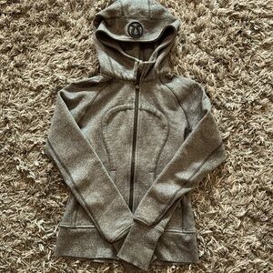 Lululemon scuba hoodie size 4